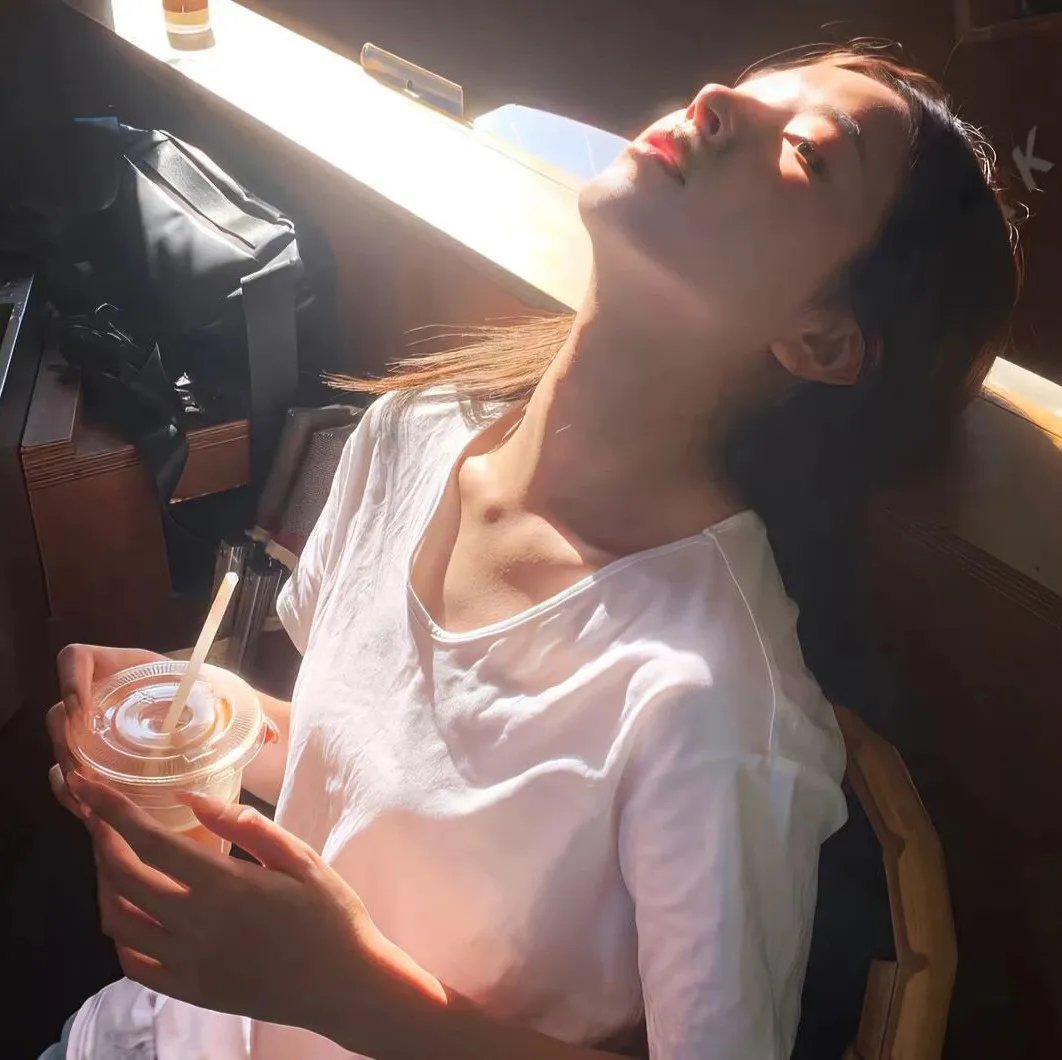 生活艰难但是快乐
